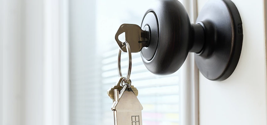 Bifold Door Knob Replacement in Burlingame, California