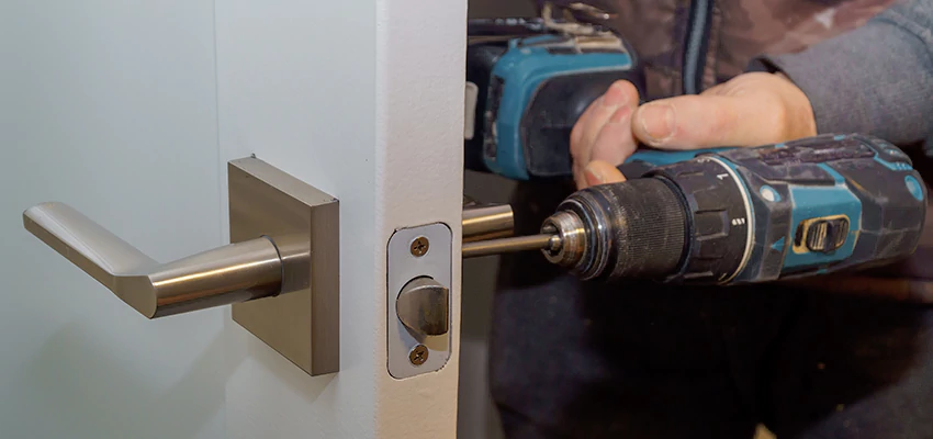 Broken Door Handle Lock Repair in Burlingame, California