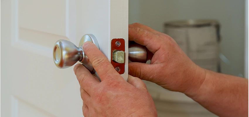 AAA Locksmiths For lock Replacement in Burlingame, California